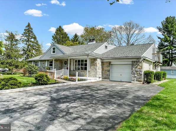 2 Marian Rd, Phoenixville, PA 19460