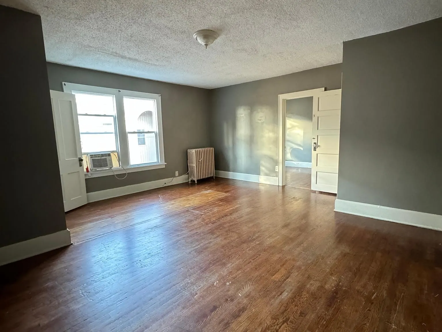 1 bed, 700 sqft, $900 — Photo 3