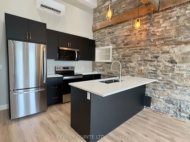 330 Victoria St N #7 — Photo 4