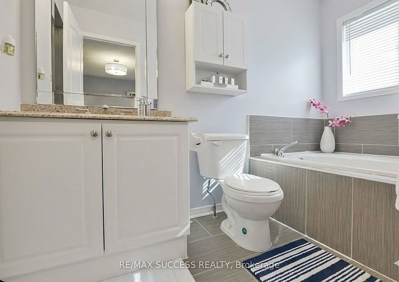 Mississauga House for rent - 3 Bedrooms — photo 5