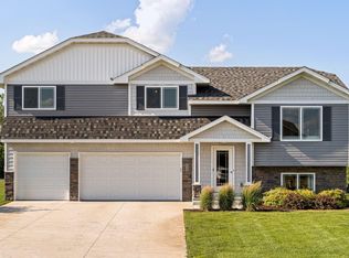 935 Breckenridge Ln, Montrose, MN 55363