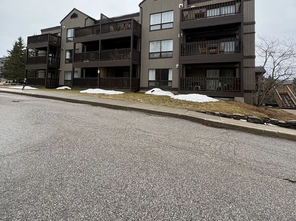 51 Deerhurst Smt #106, Huntsville, ON P1H 1A9