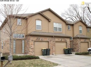 9930 W 87th Ter, Overland Park, KS 66212