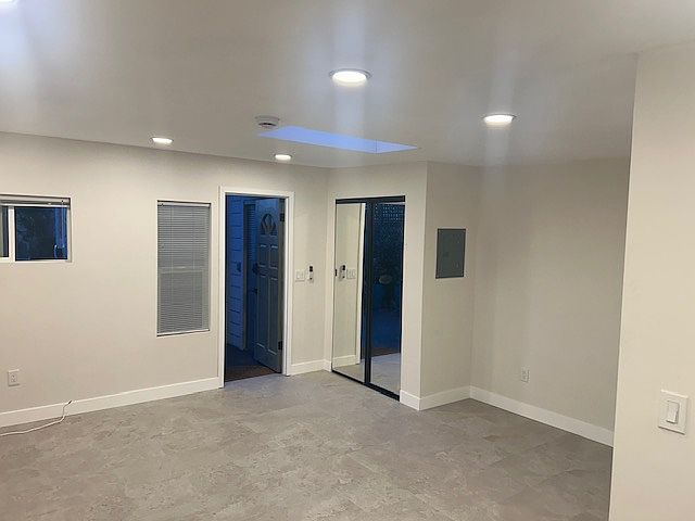 1st image of 4664 1/2 E Talmadge Dr