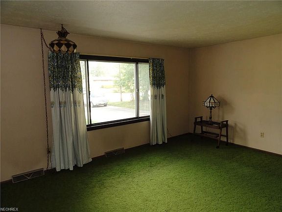 5th image of 1308 Catherine Dr