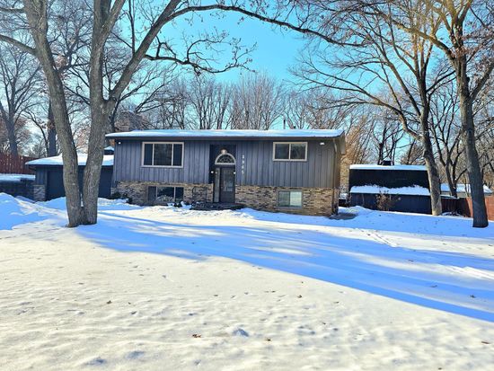 2965 Juniper St S, Cambridge, MN 55008