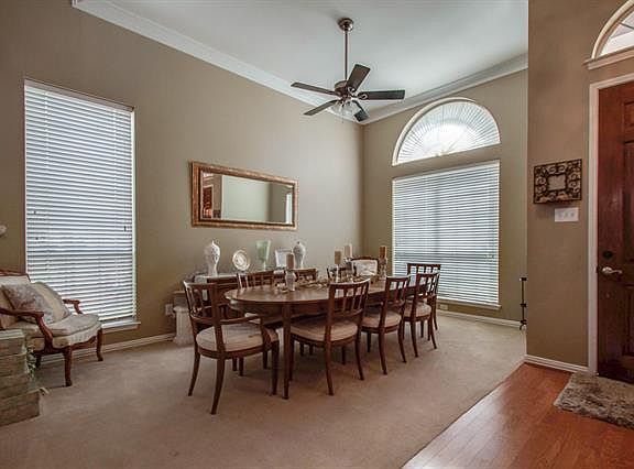 3rd image of 1208 Chinaberry Dr
