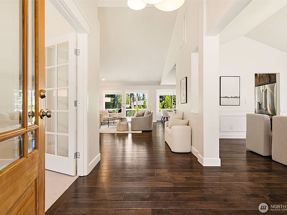 5th image of 4111 NW 19th Avenue