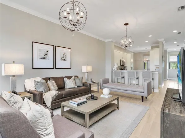 15114 Palmer Lake CIR #201, NAPLES, FL 34109