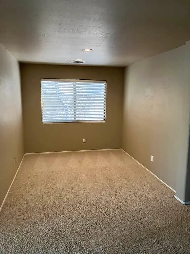 5012 E Roberta Dr — Photo 3