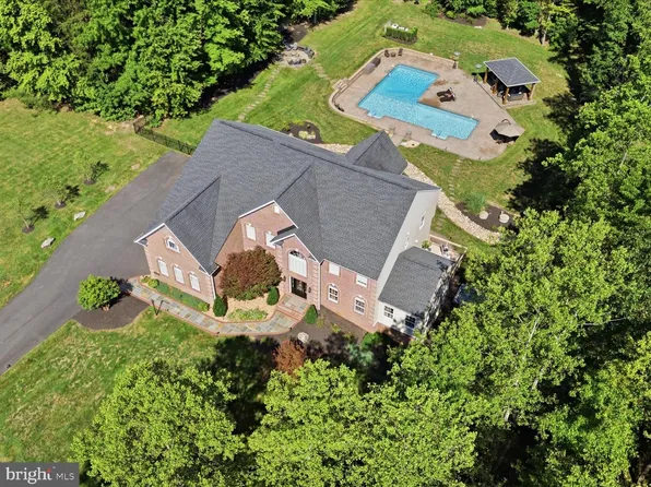 99 Brookesmill Ln, Stafford, VA 22554