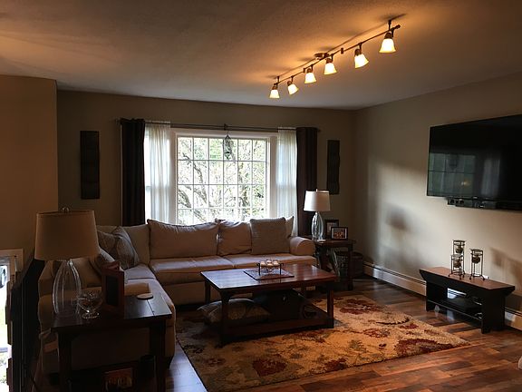 5th image of 48 Rose Ave