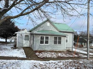 314 E Myrtle St, Elizabeth, IL 61028