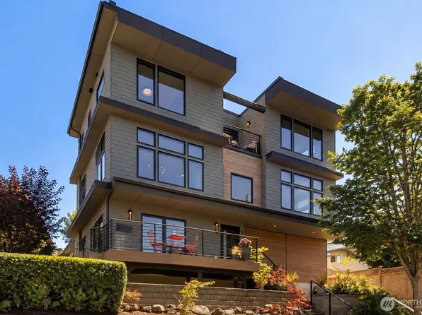 3240 32nd Avenue W, Seattle, WA 98199
