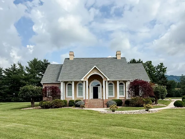 249 Dog Creek Ln, Jacksboro, TN 37757