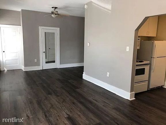4th image of 625 E Burlington St #3