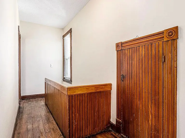 992 Goss Ave — Photo 14