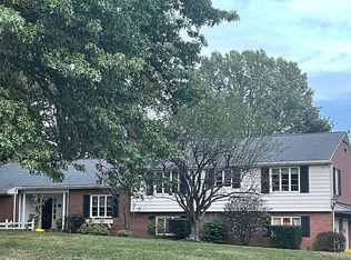 2418 Dunkeith Dr NW, Canton, OH 44708