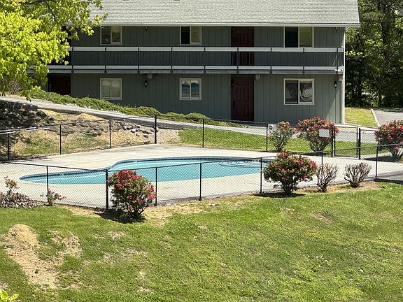2nd image of 520 Briarcliff Way #112