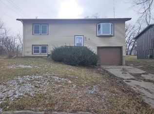 602 E Armory Ave, Chariton, IA 50049