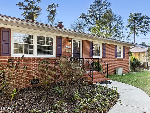 4th image of 2612 Princess Place Drive