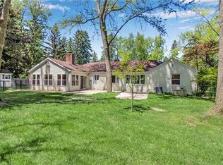 29 Henning Dr, Orchard Park, NY 14127