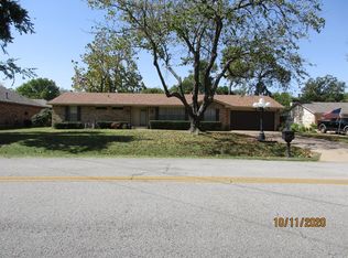 105 N Casa Grande Cir, Duncanville, TX 75116