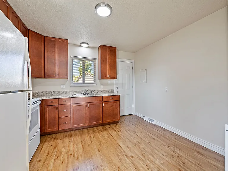 821 35th Avenue Ct — Photo 6