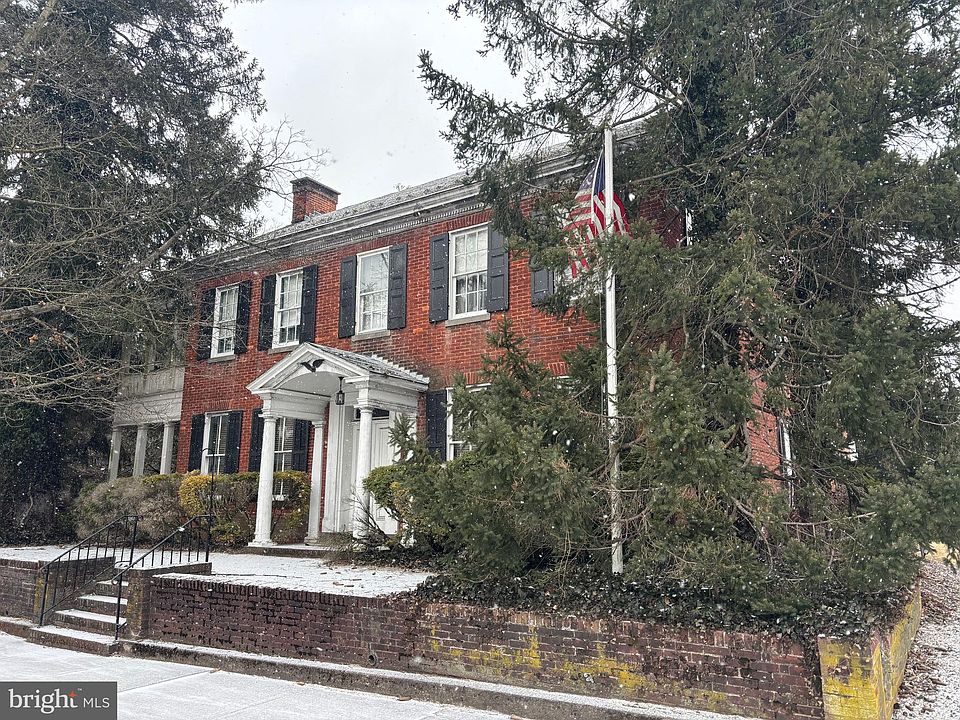 1st image of 303 Lincoln Way W