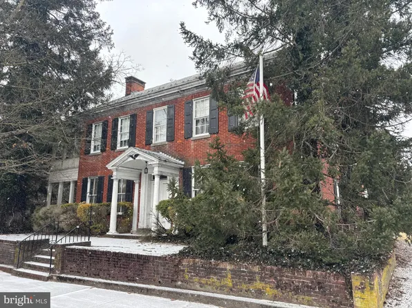 303 Lincoln Way W, New Oxford, PA 17350