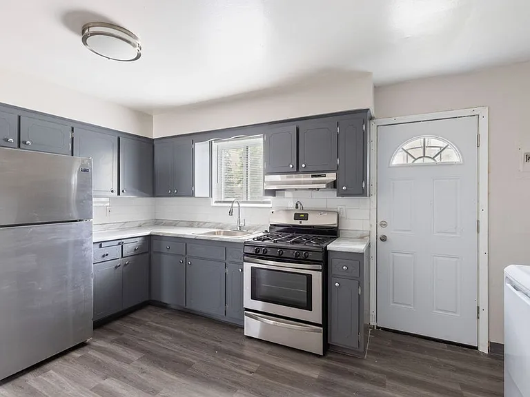 5568 Perkins Rd — Photo 18