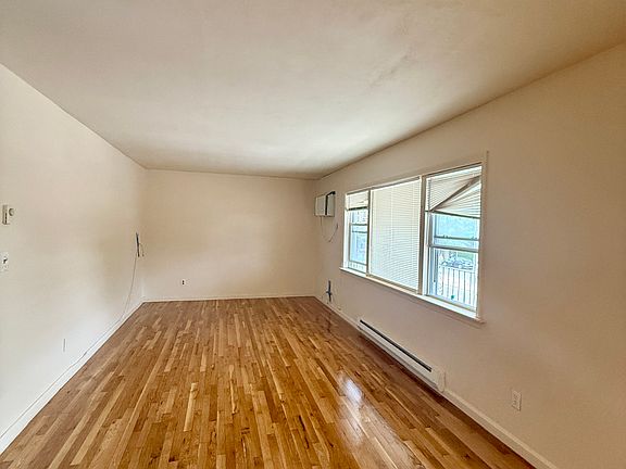 4th image of 2467 Francis Lewis Blvd #2