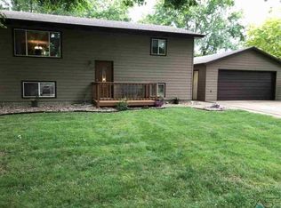 107 N Kelley Ave, Hartford, SD 57033