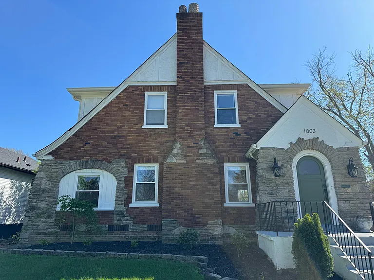 1803 Avonlea Ave — Photo 36