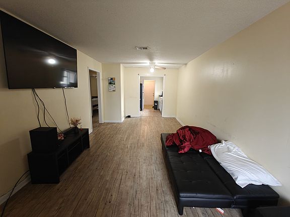 3rd image of 3244 Redwood Ln APT D