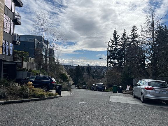 5th image of 212 N 45th St