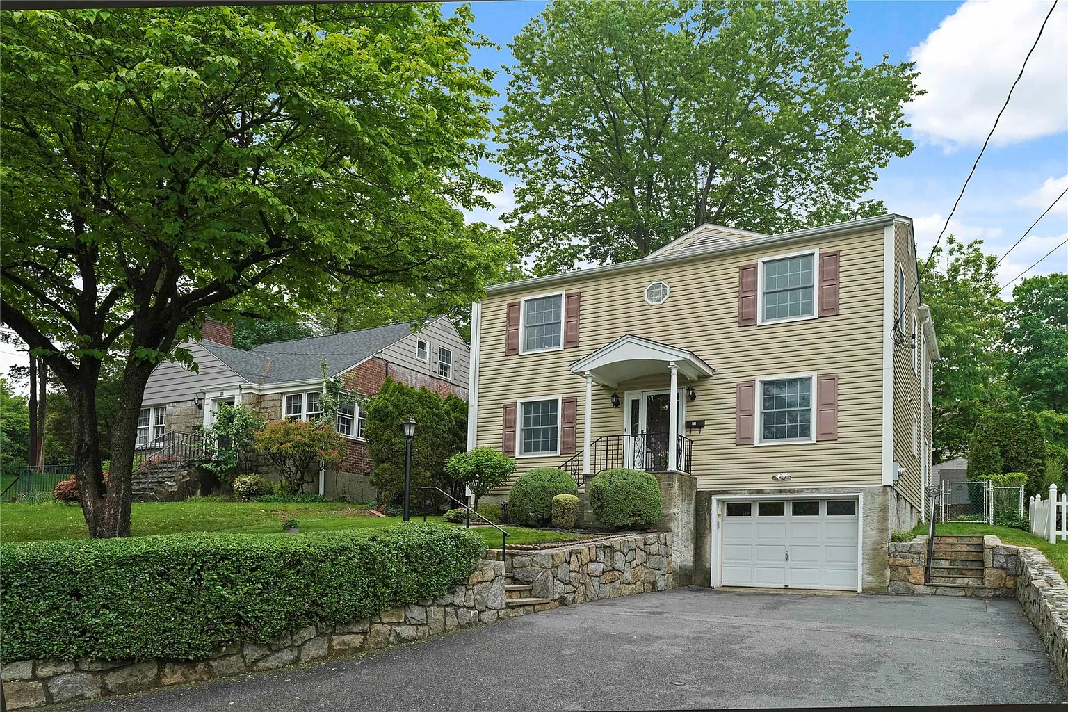 23 Hilldale Road photo 1
