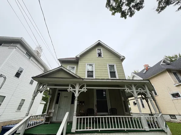 321 Washburn St #1, Lockport, NY 14094