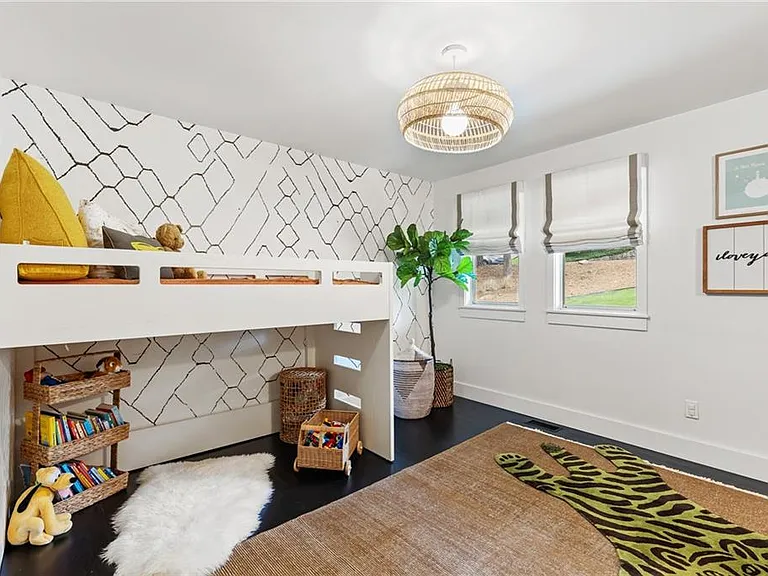 3252 W Roxboro Rd NE — Photo 33