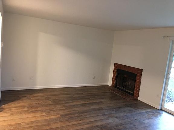 4th image of 1018 76th Street Ct E