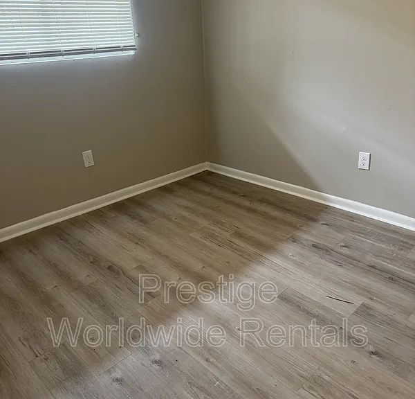 1718 Knowles Rd #4 — Photo 4