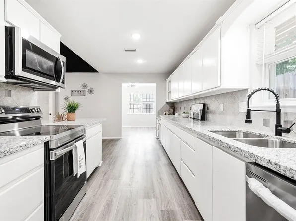 5911 Walnutgate Drive, Spring, TX 77373
