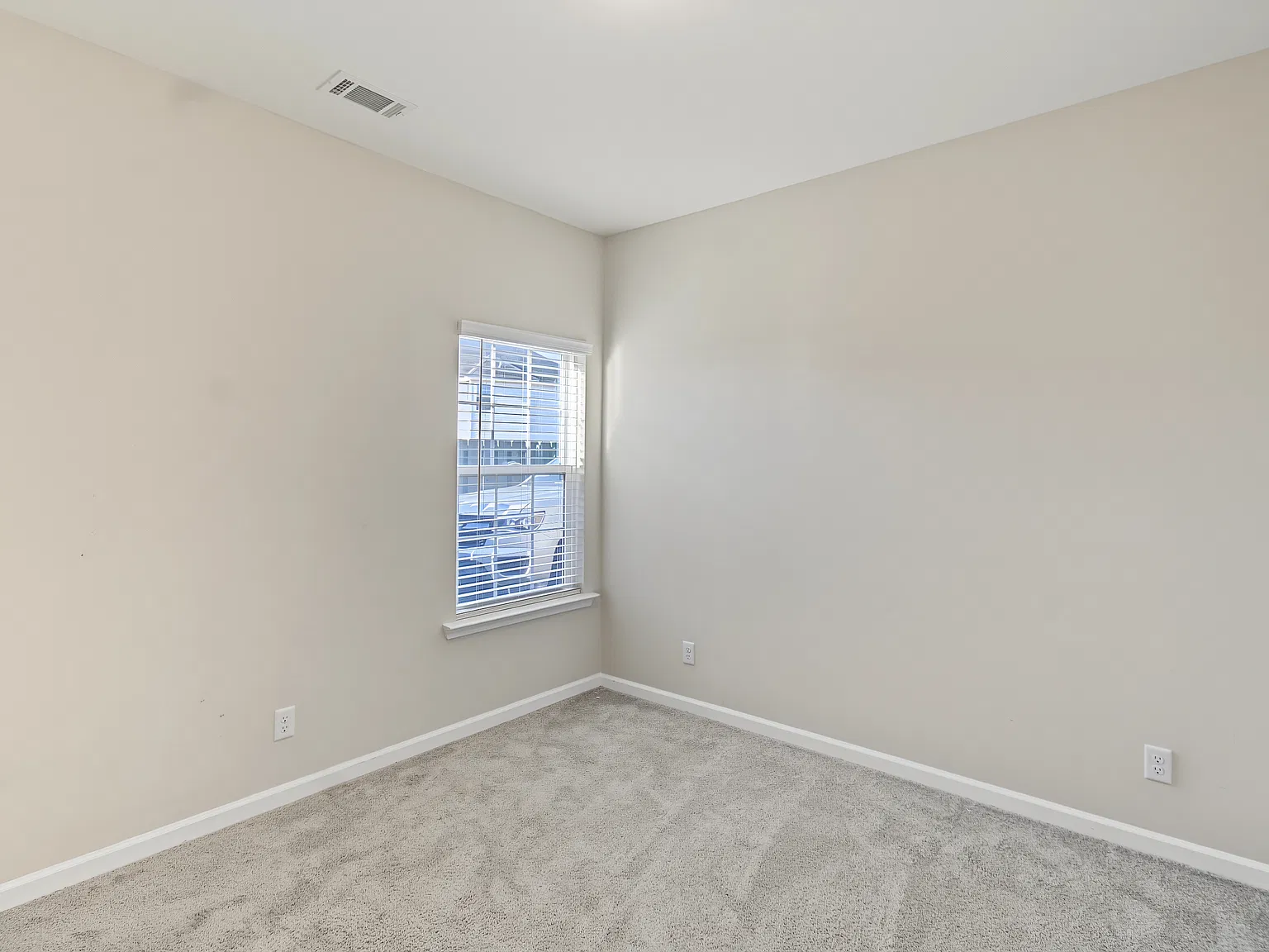 143 Renwick Loop - 1 — Photo 3