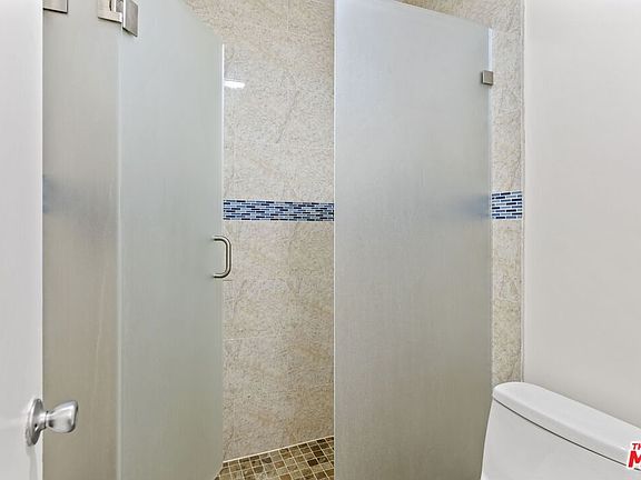 4th image of 1033 6th St APT 202