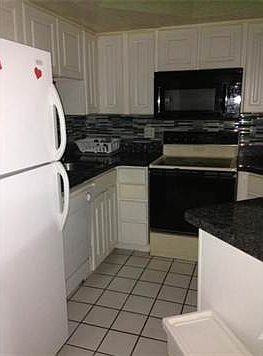 5th image of 8353 Lake Dr APT 206