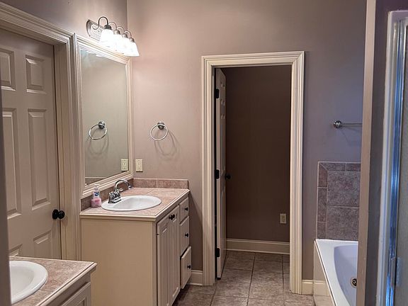 5th image of 322 Red Cedar Dr