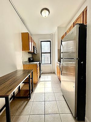 2nd image of 110 Convent Ave APT 18