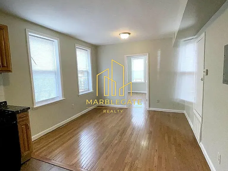 487 18th Ave #44 — Photo 2