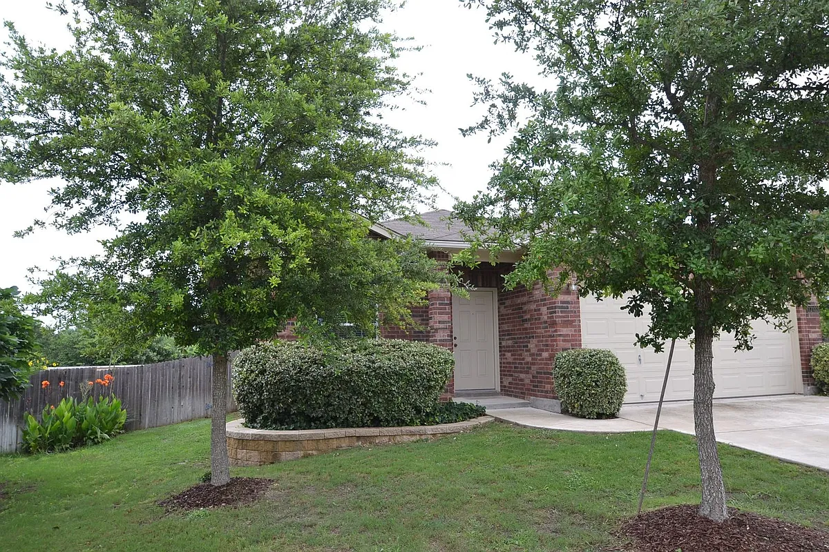 Building Photo - 12102 Redbud Leaf