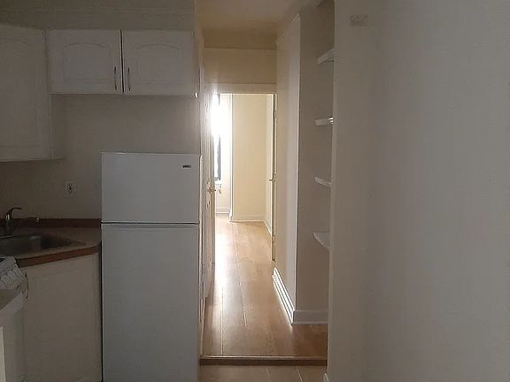 5th image of 327 E 83rd St APT 4C